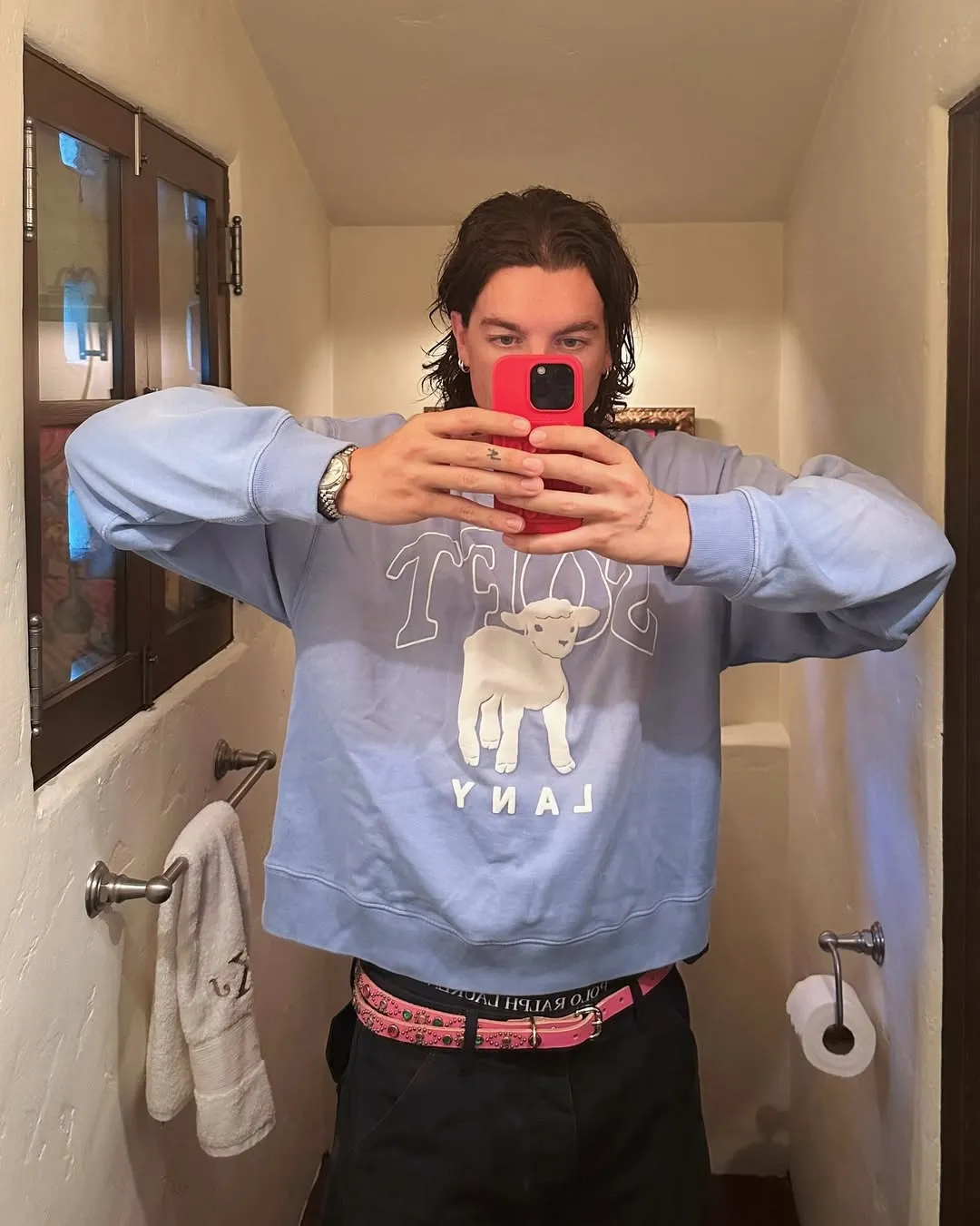 Makna Lagu 13 LANY: Perasaan Cemas dan Kebingungan (credit: Instagram.com/lany/)