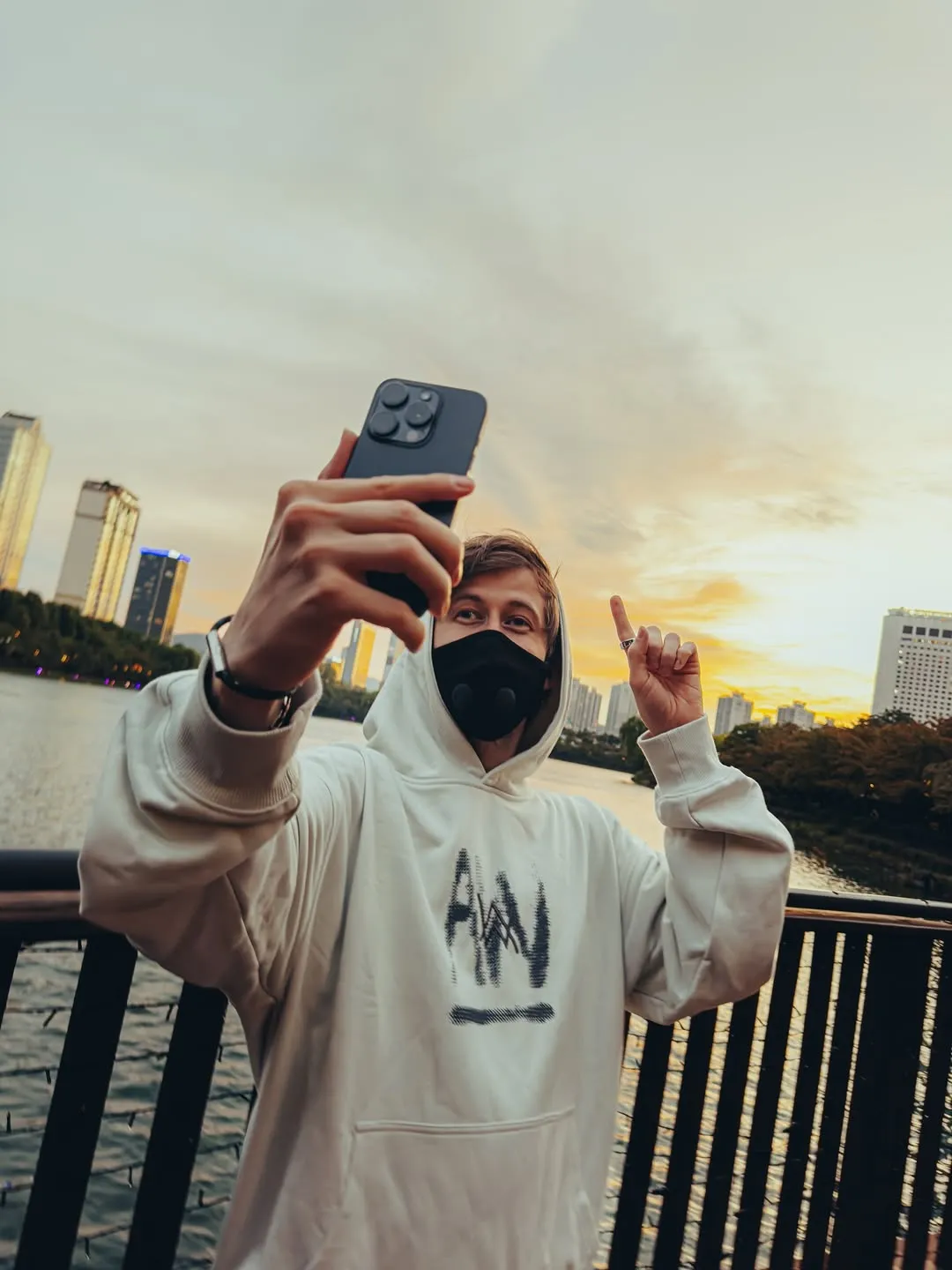 Arti dan Makna Lagu Alan Walker - On My Way (credit: instagram/alanwalkermusic)