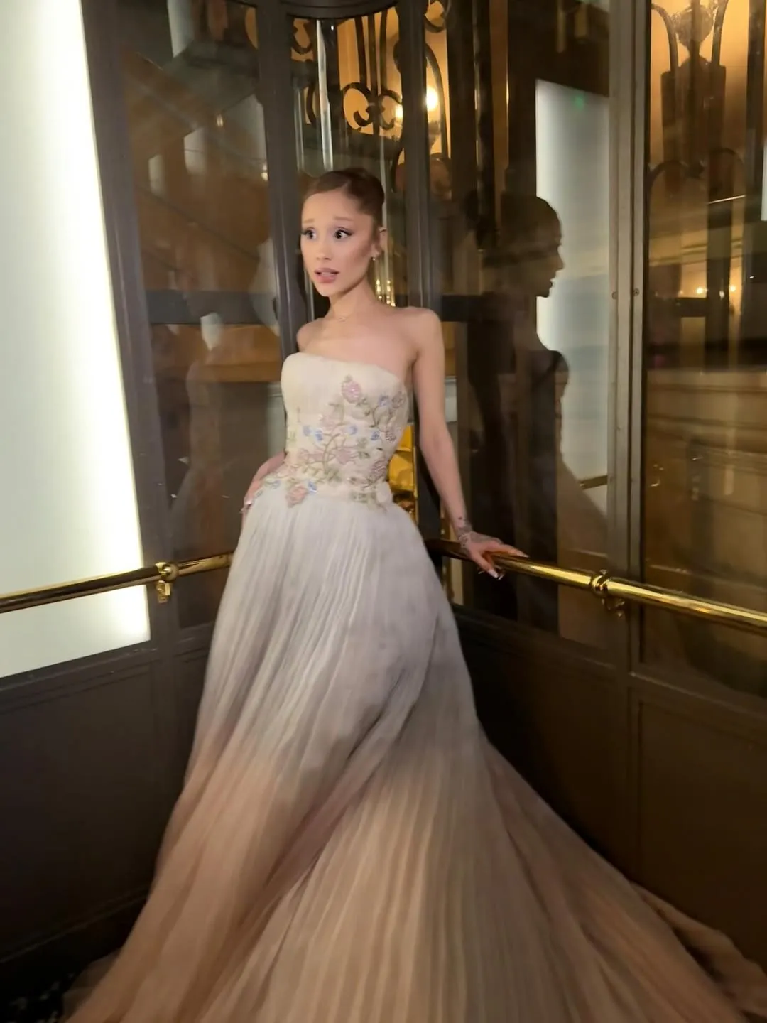 Arti dan Makna Lagu Ariana Grande – Almost Is Never Enough (credit: instagram/arianagrande)