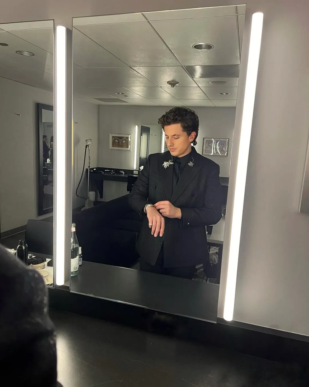 Arti dan Makna Lagu Charlie Puth - One Call Away (credit: instagram/charlieputh)