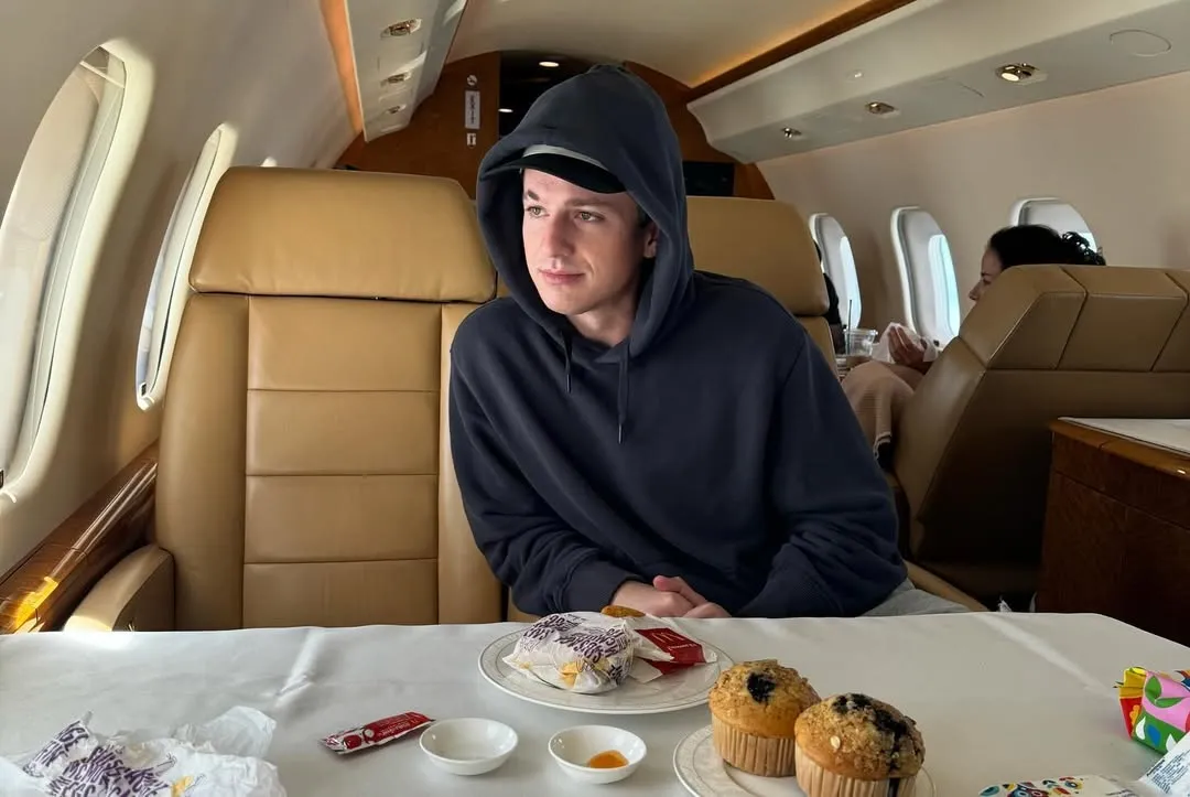 Arti dan Makna Lagu Charlie Puth - One Call Away (credit: instagram/charlieputh)