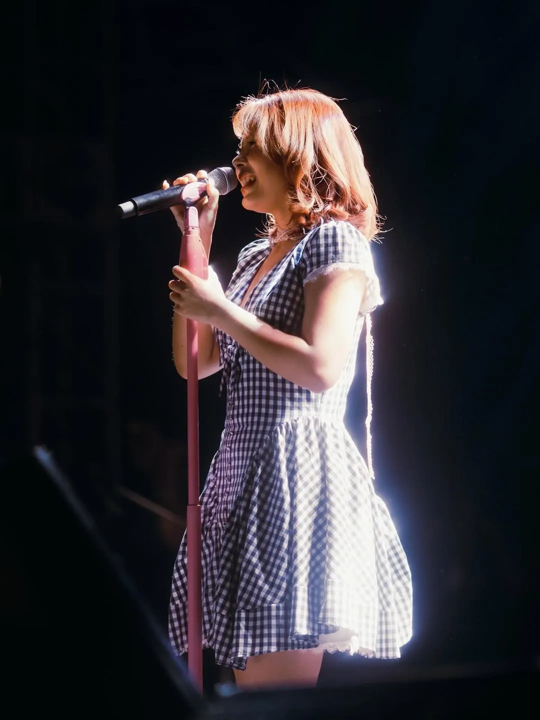 Makna lagu Di Akhir Perang oleh Nadin Amizah (credit:instagram.com/cakecaine/salmaastia)