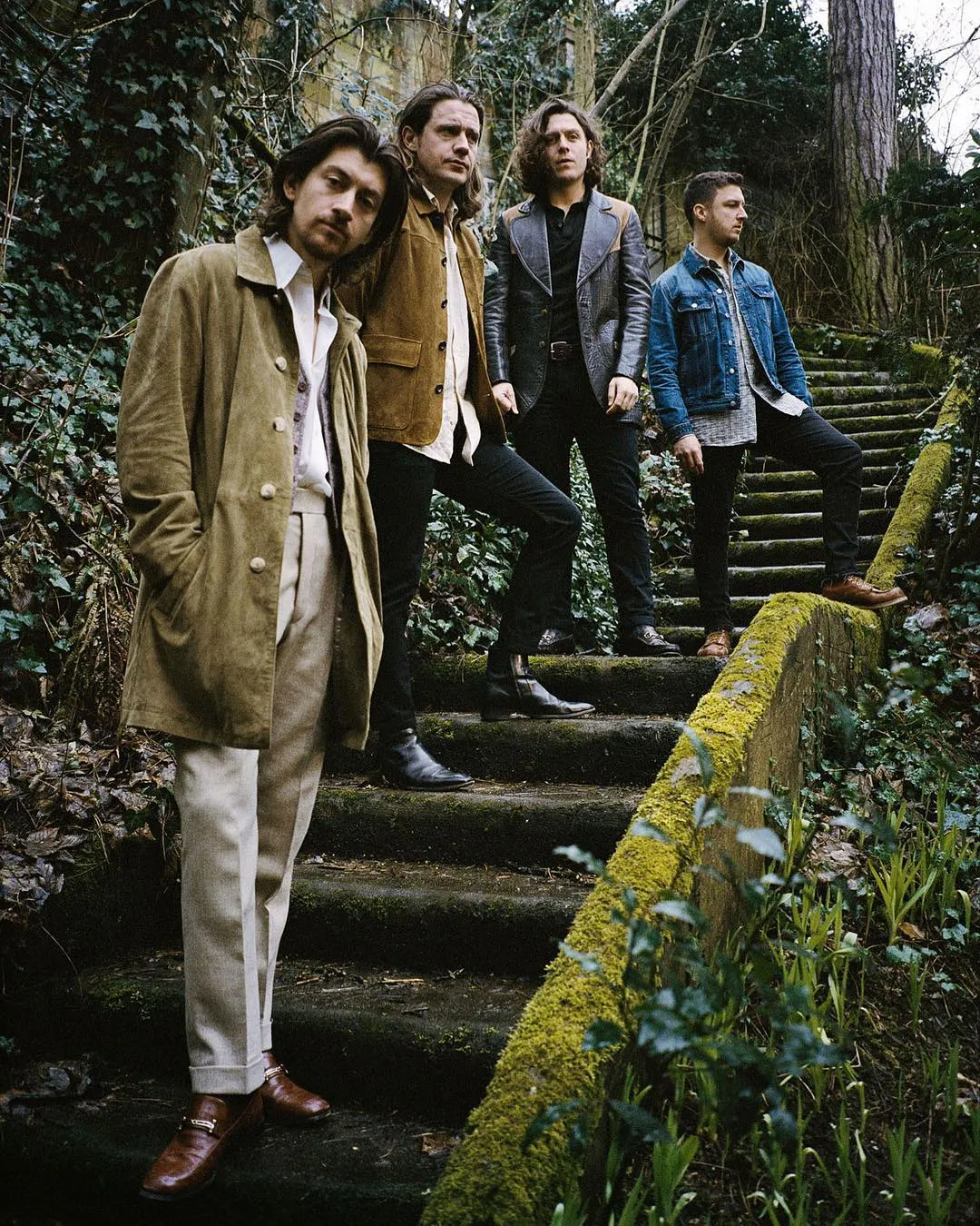 Lagu Do I Wanna Know oleh Arctic Monkeys (credit:instagram.com/arcticmonkeys/zackerymichael)