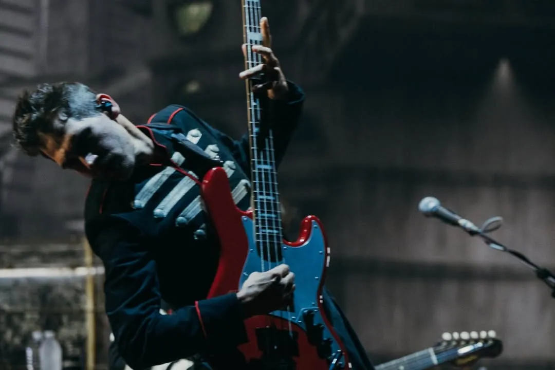 Makna lagu Helena My Chemical Romance (credit:instagram.com/mychemicalromance/lindseybyrnes)