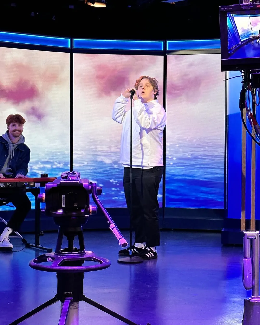 Makna Lagu Hold Me While You Wait/credit: Instagram @lewiscapaldi