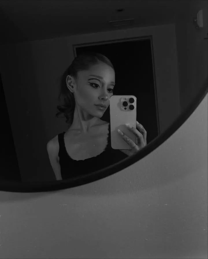 Perjuangan Move On dan Penyesalan dalam Lagu (credit: Instagram.com/arianagrande/)