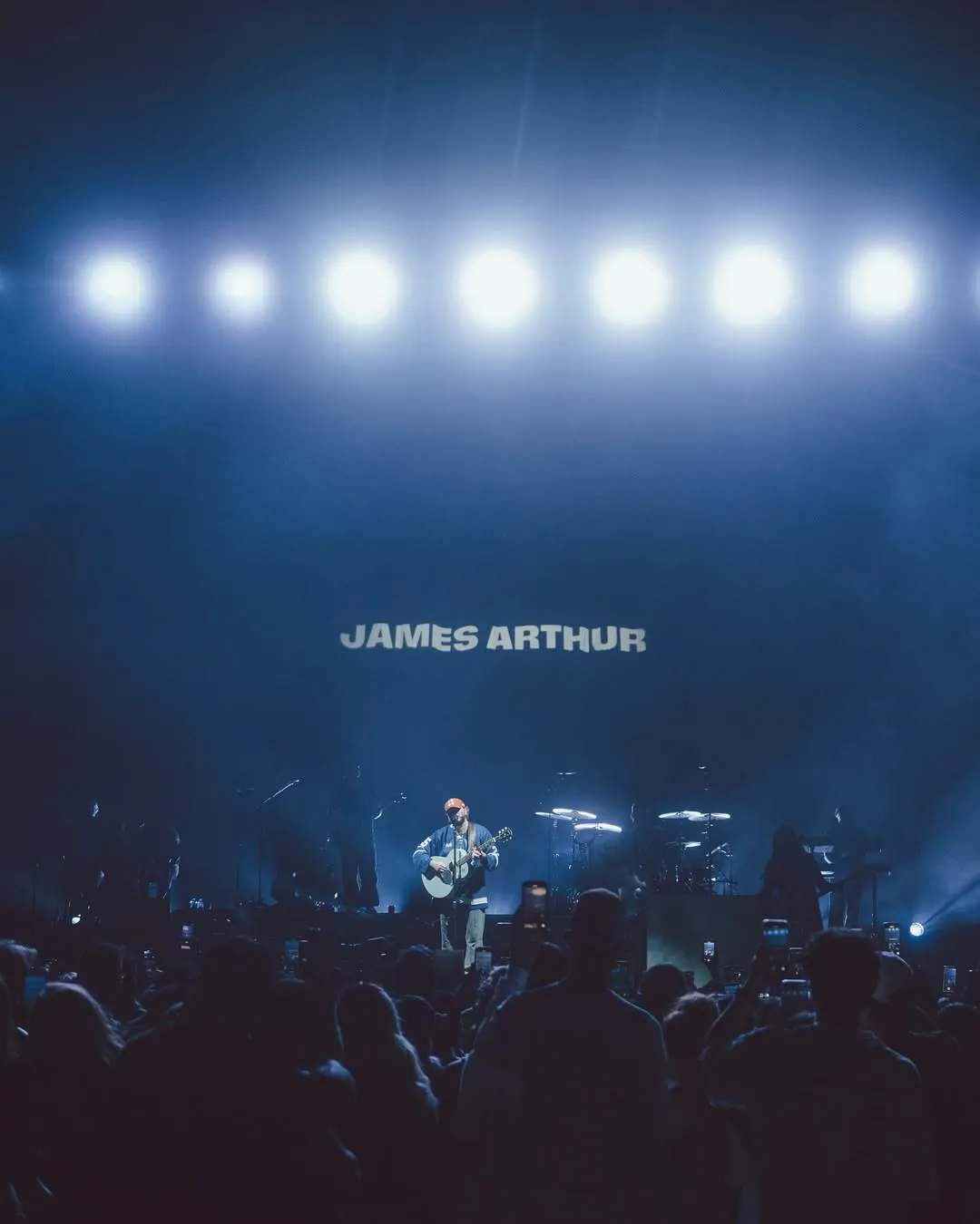 Makna lagu Impossible James Arthur tentang cinta yang gagal (credit:instagram.com/jamesarthur23/jameskelleghervisuals)