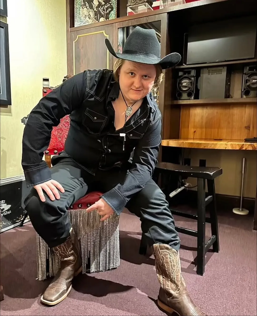 Arti dan Makna Lagu Lewis Capaldi – Someone You Loved (credit: instagram/lewiscapaldi)