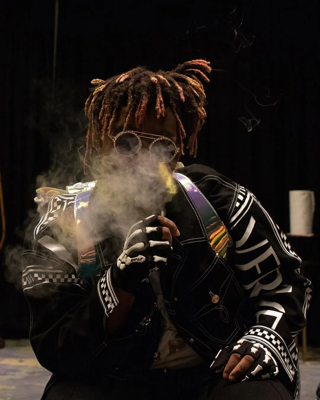 pakai kacamata/Instagram @juicewrld999