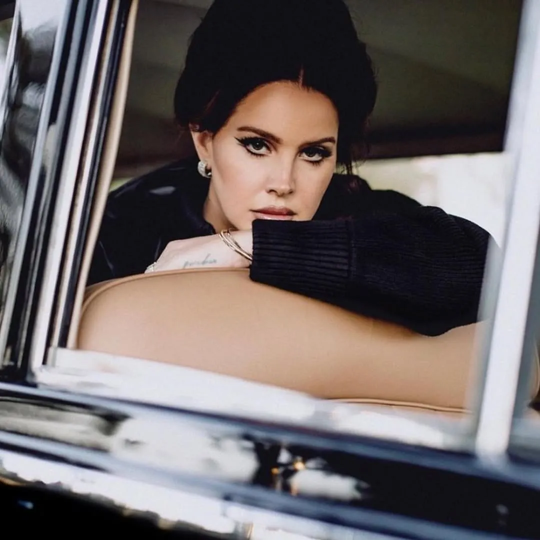 Lana Del Rey/cr:Instagram @honeymoon