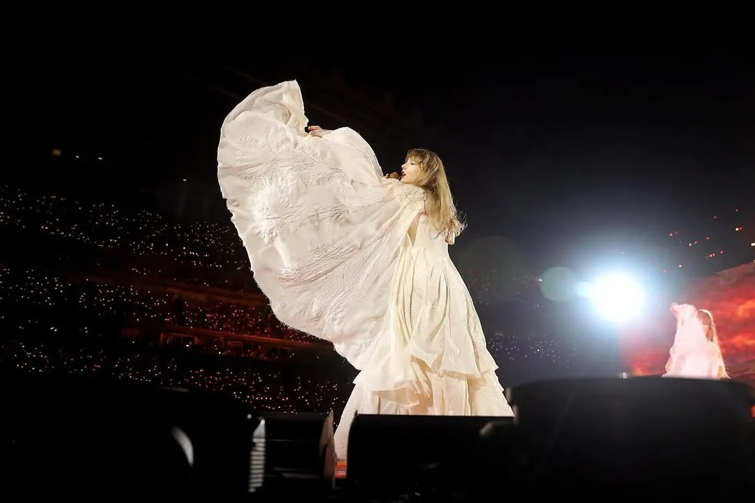 lagu Message In A Bottle Taylor Swift/cr :instagram @taylorswift