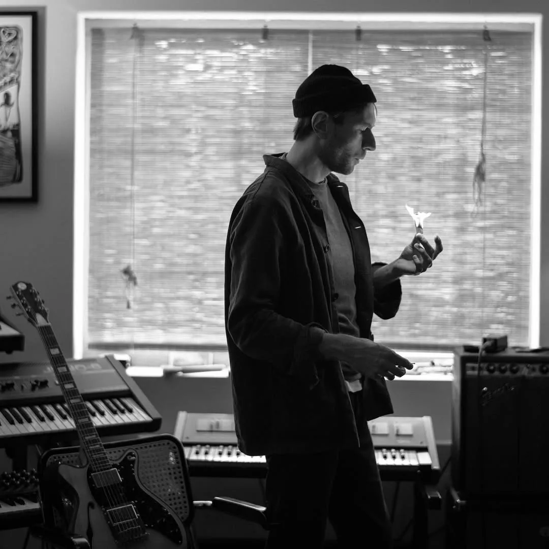 Arti dan Makna Lagu Novo Amor - colourway (credit: instagram/novoamor)