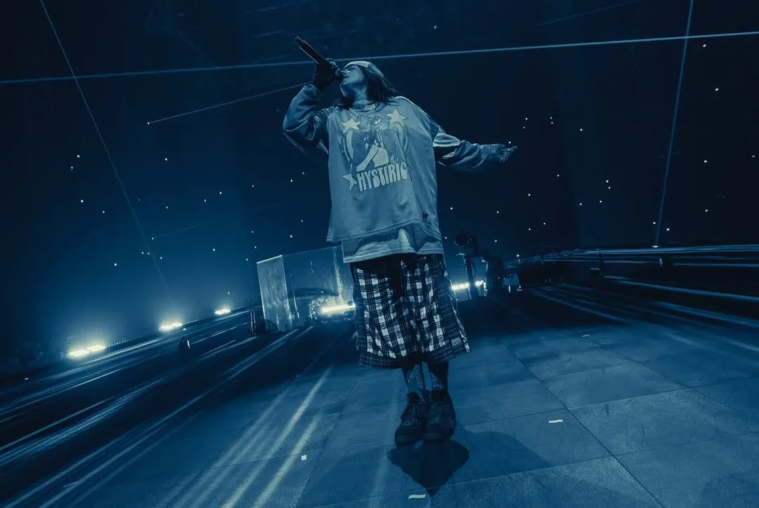 Lagu Ocean Eyes Billie Eilish tentang cinta mendalam (credit:instagram.com/billieeilish/henryhwu)