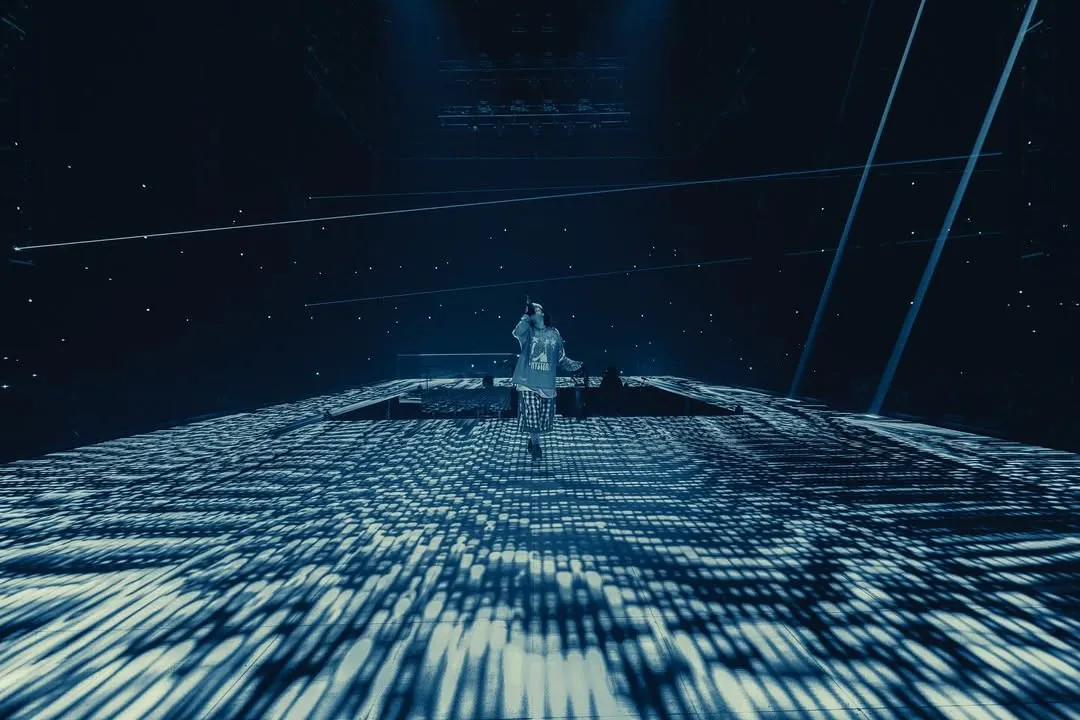 Lagu Ocean Eyes Billie Eilish tentang cinta mendalam (credit:instagram.com/billieeilish/henryhwu)