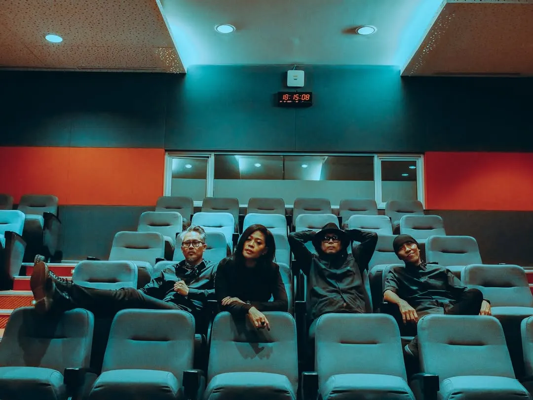 (credit: instagram/cokelat_band)