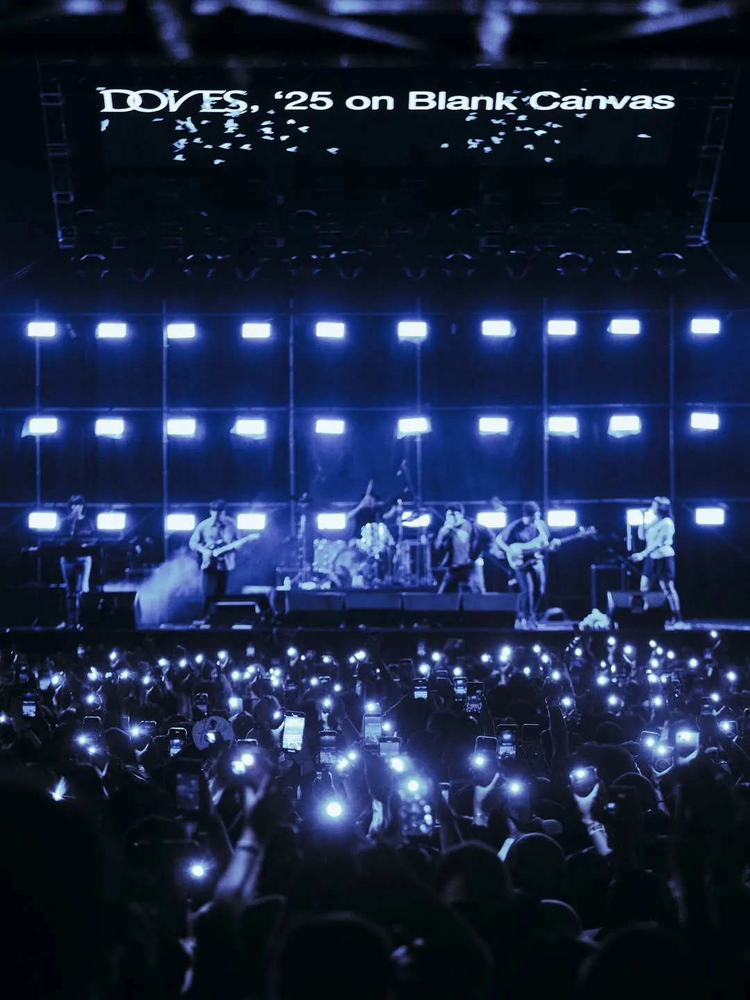 Temukan makna lagu Semua Lagu Cinta Terdengar Sama (credit:instagram.com/wordfangs/martinusragitaa)