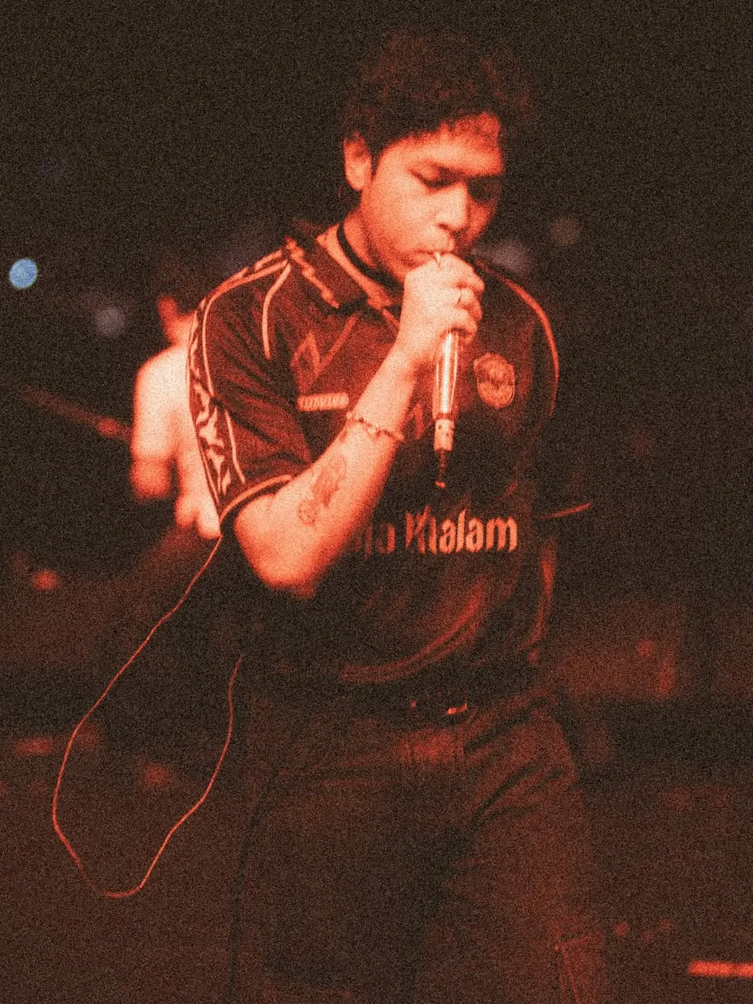 Temukan makna lagu Semua Lagu Cinta Terdengar Sama (credit:instagram.com/wordfangs/martinusragitaa)