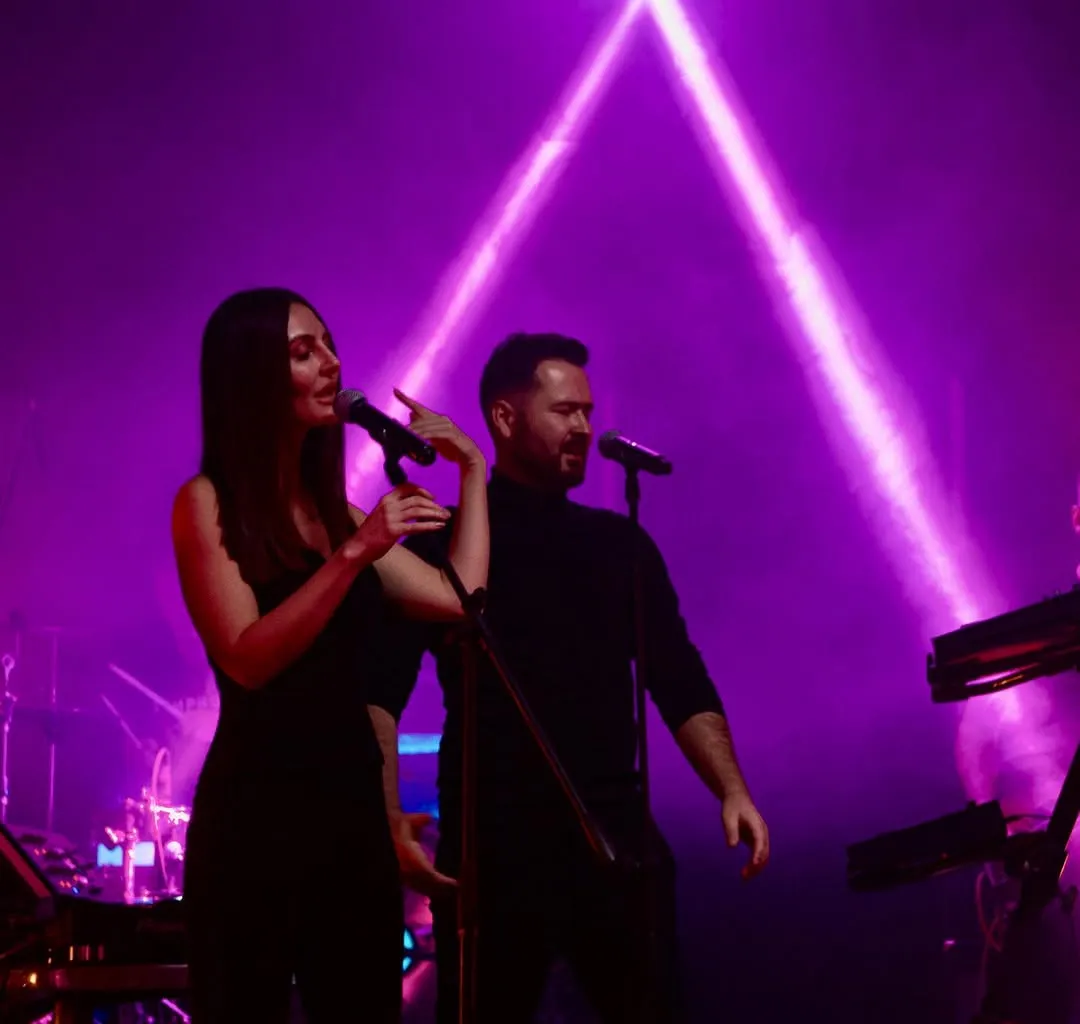 Makna lagu Stereo Love ungkap kisah cinta rapuh (credit:instagram.com/edwardmayaofficial/vikajigulina)