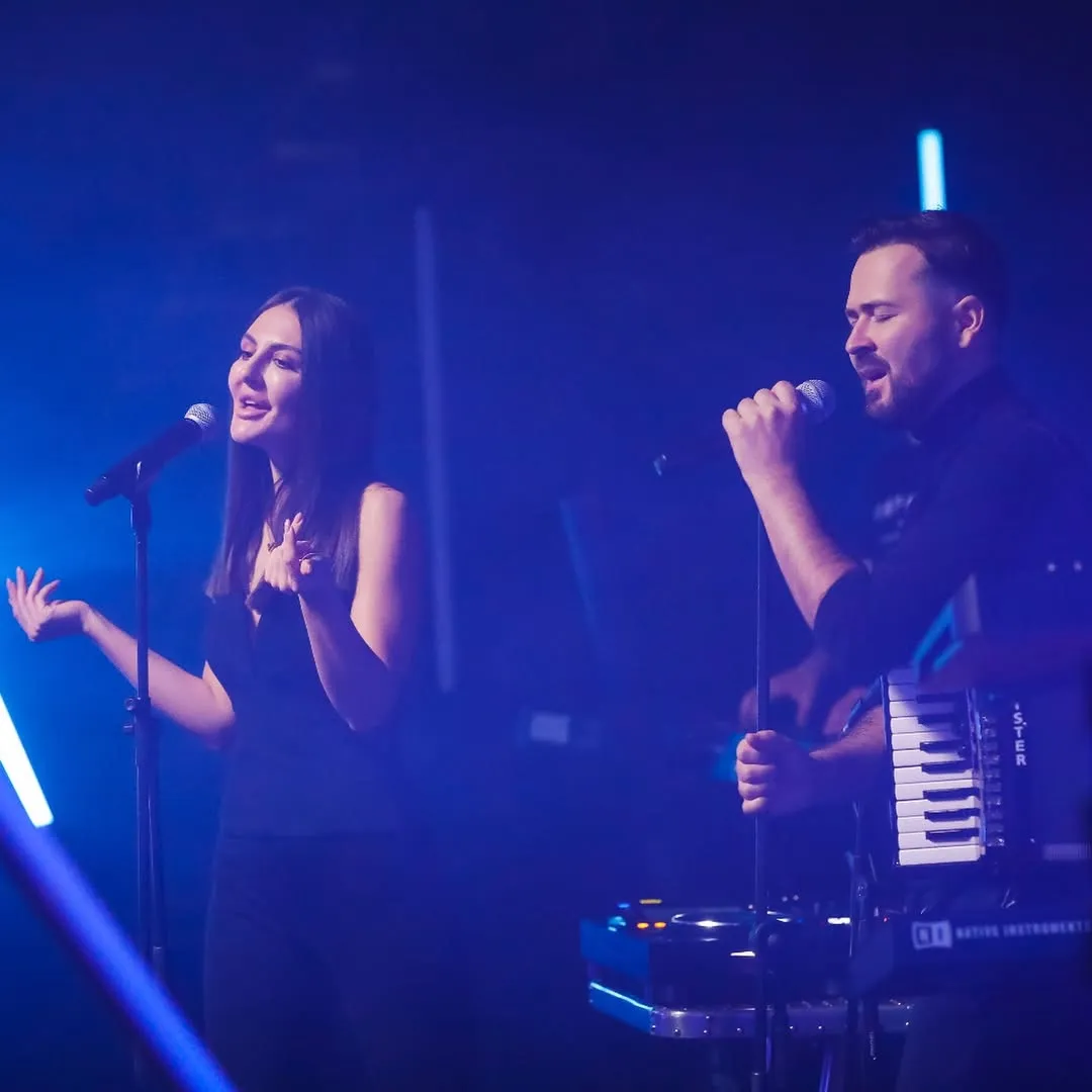 Makna lagu Stereo Love ungkap kisah cinta rapuh (credit:instagram.com/edwardmayaofficial/vikajigulina)