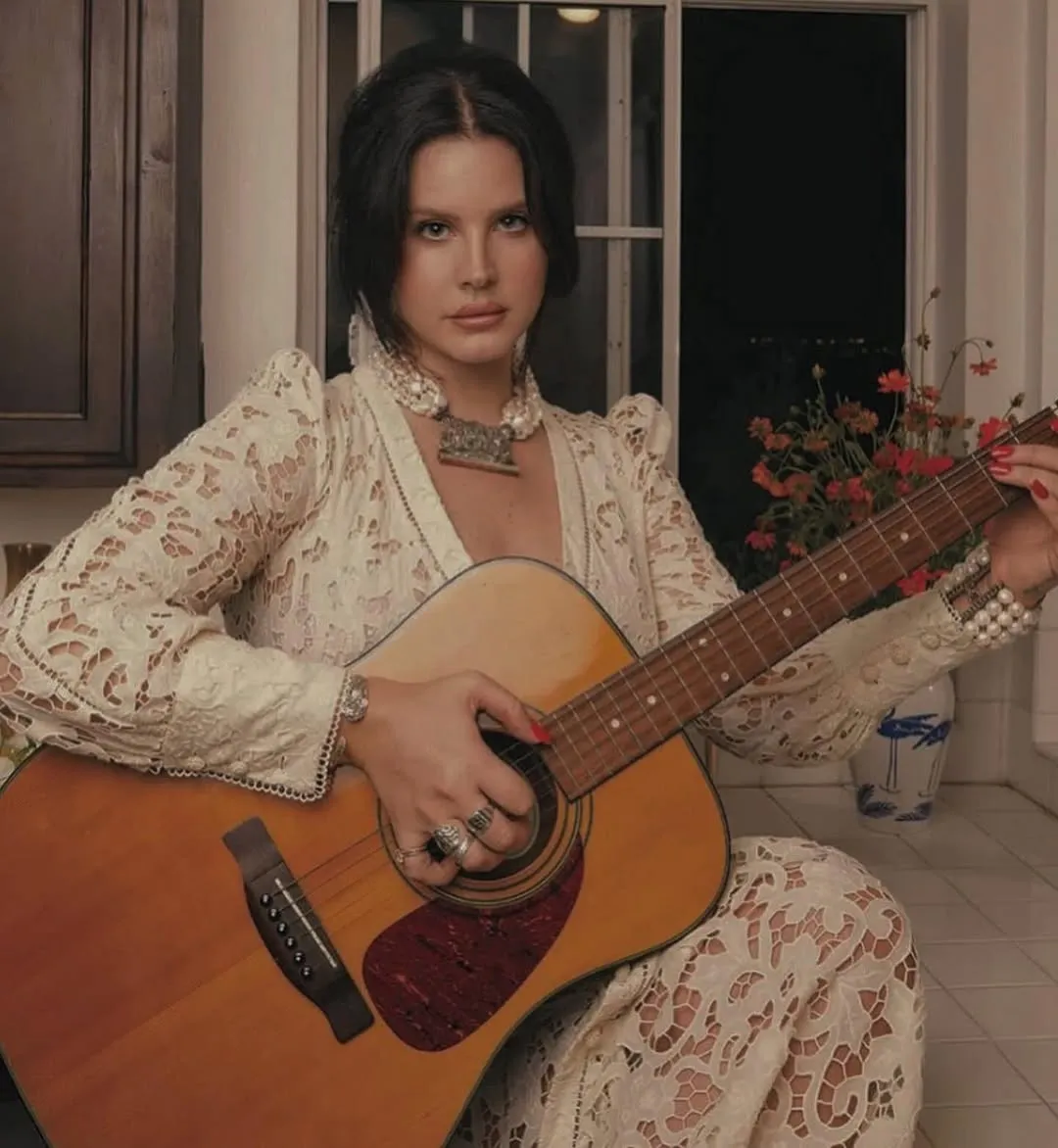 makna lagu West Coast Lana Del Rey/cr: Instagram @honeymoon