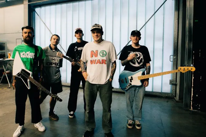 Neck Deep/x @neckdeepuk