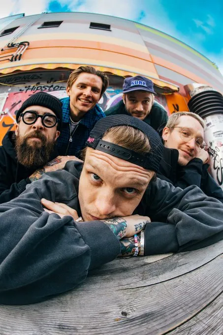 Neck Deep/x @neckdeepuk