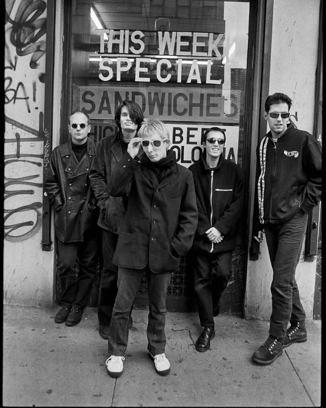 No Surprises bukan sekadar lagu lembut tapi kritik halus Radiohead (credit:instagram.com/radiohead/dannybones64)