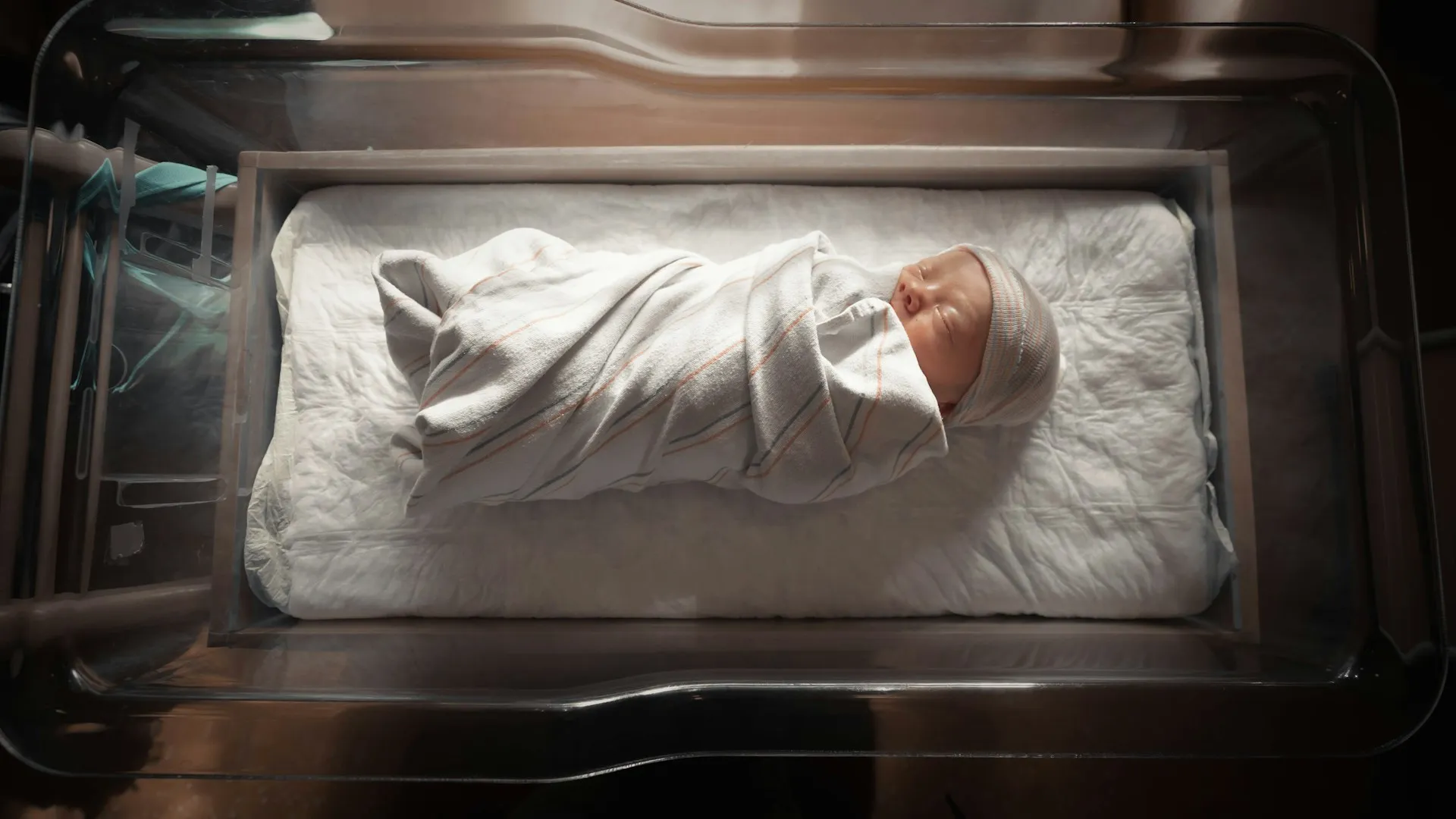 Bayi yang baru dilahirkan (credit: unsplash)
