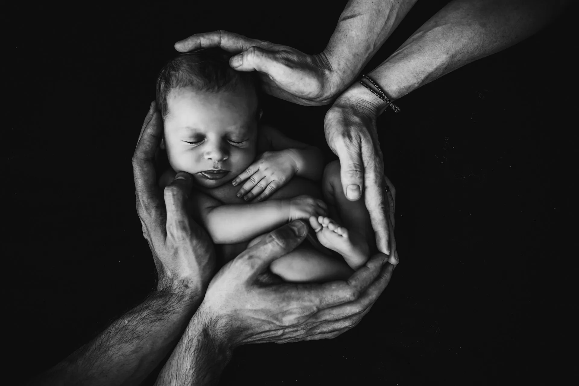 Bayi yang baru dilahirkan (credit: unsplash)