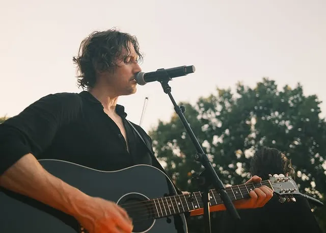 Makna Lagu Dean Lewis (credit: instagram/deanlewis)