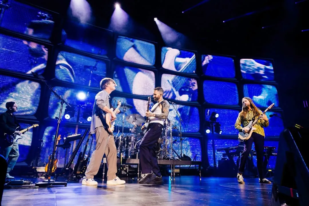 Aksi panggung Maroon 5 (credit: instagram/maroon5)