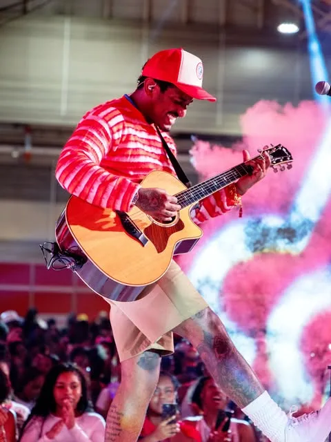 Lagu You tentang Keinginan untuk Hubungan yang Lebih Personal