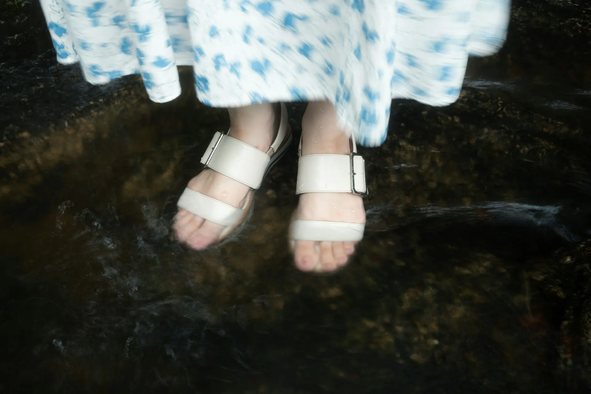 Berendam di air bersih (credit: Unsplash)