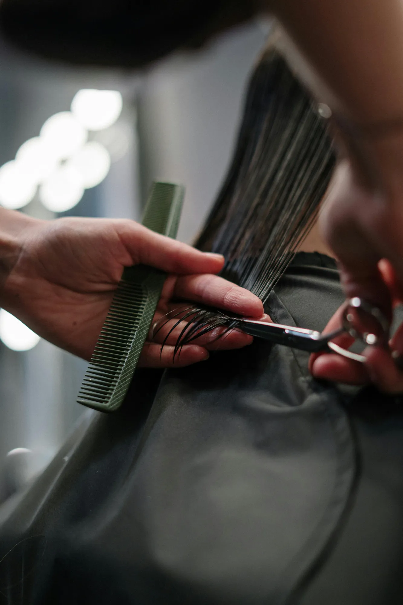 Arti mimpi potong rambut (credit: pexels.com)