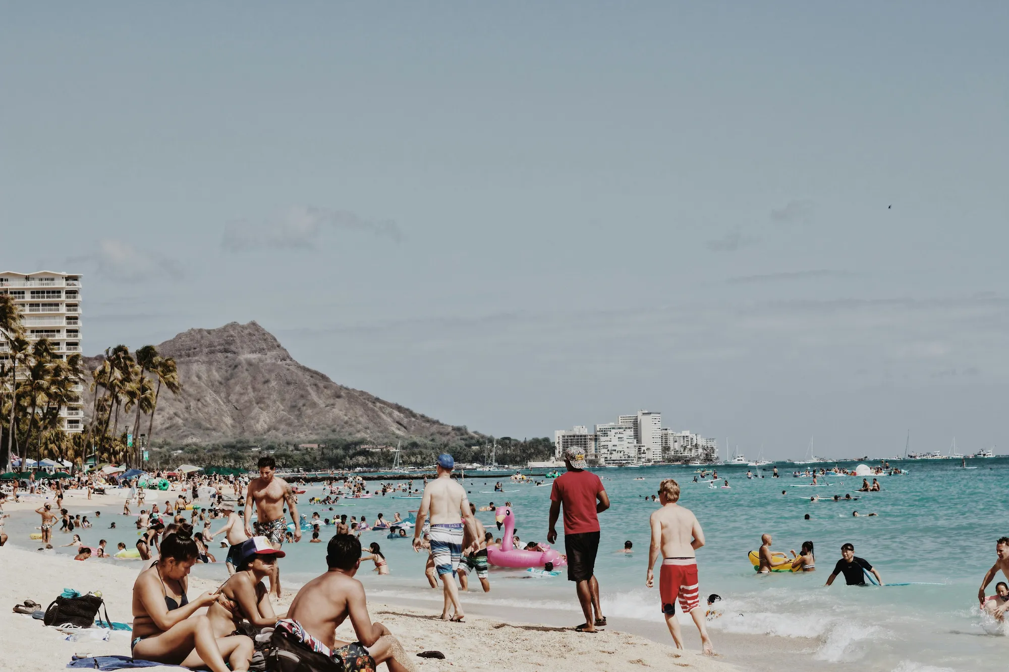 Cara Menyikapi Mimpi Mandi di Laut (credit:unsplash.com/id/@megjenson)