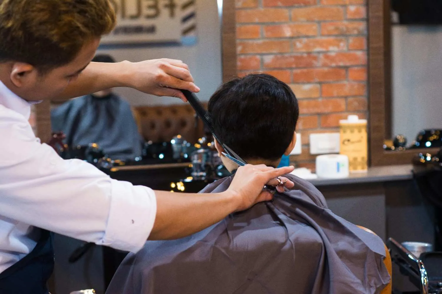 Pengertian dan Simbolisme Mimpi Potong Rambut di Salon (c) Ilustrasi Pexels