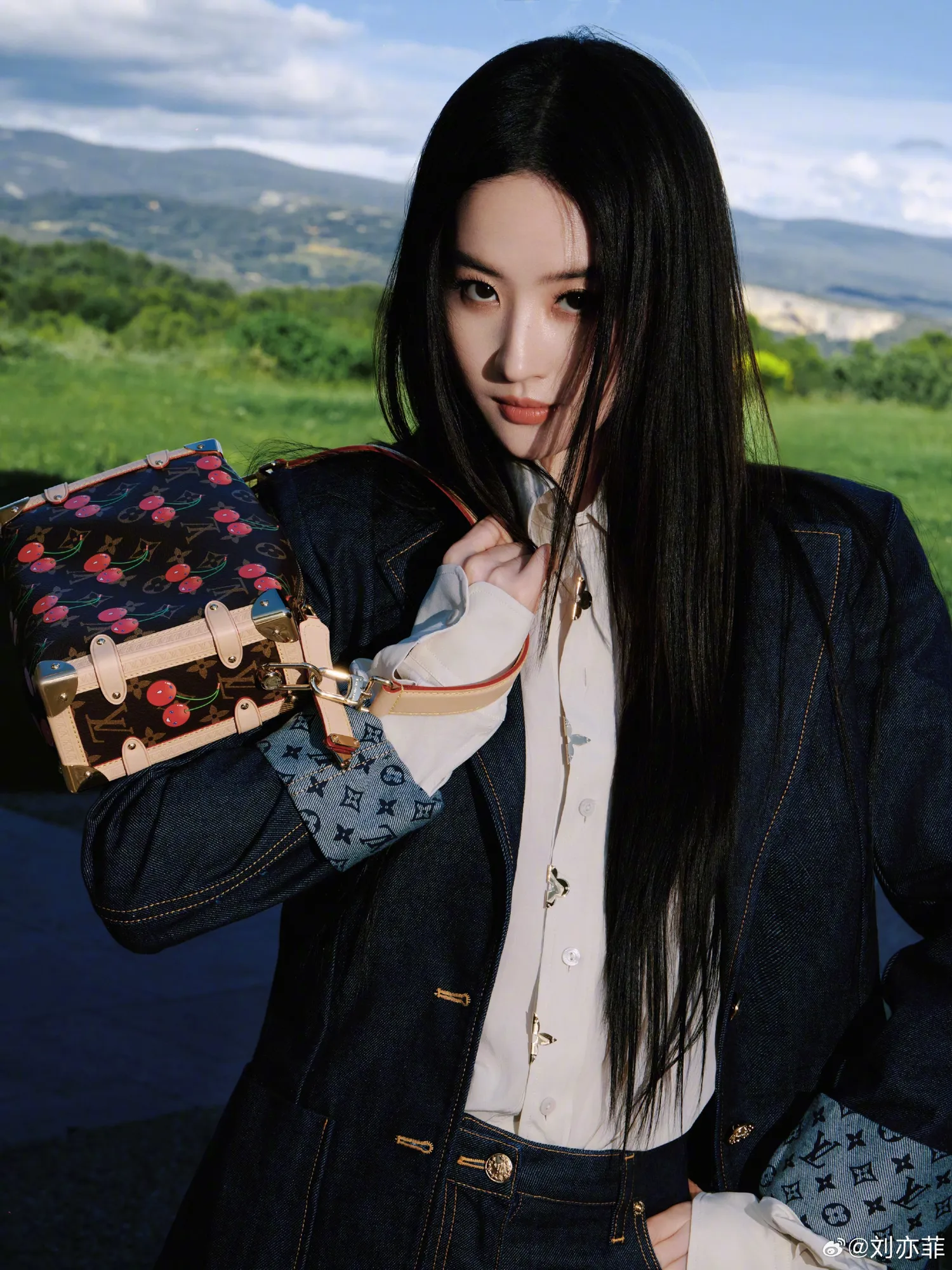 Liu Yifei - Copyright: Weibo