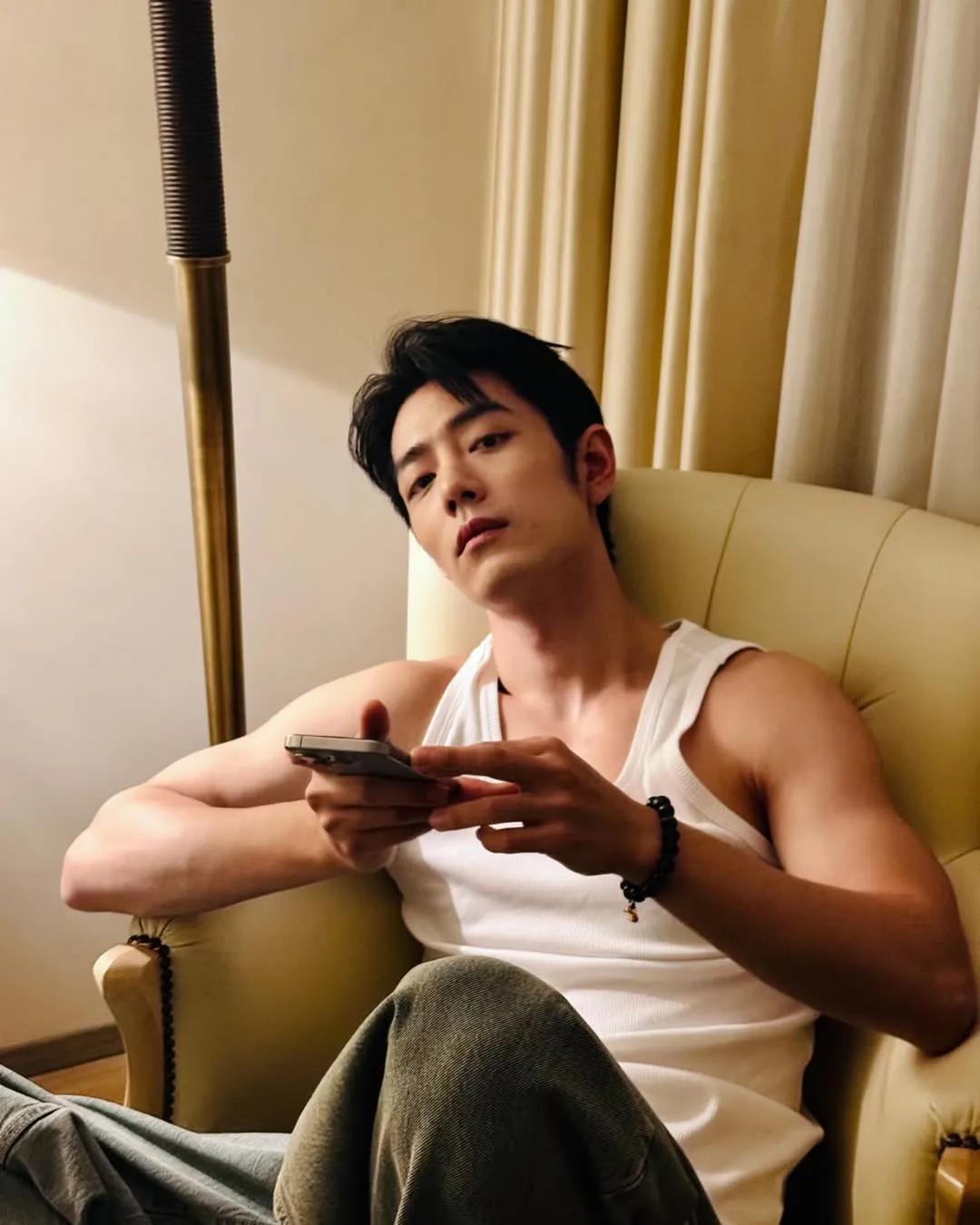 Xiao Zhan - copyright: instagram.com/@xz_1991x