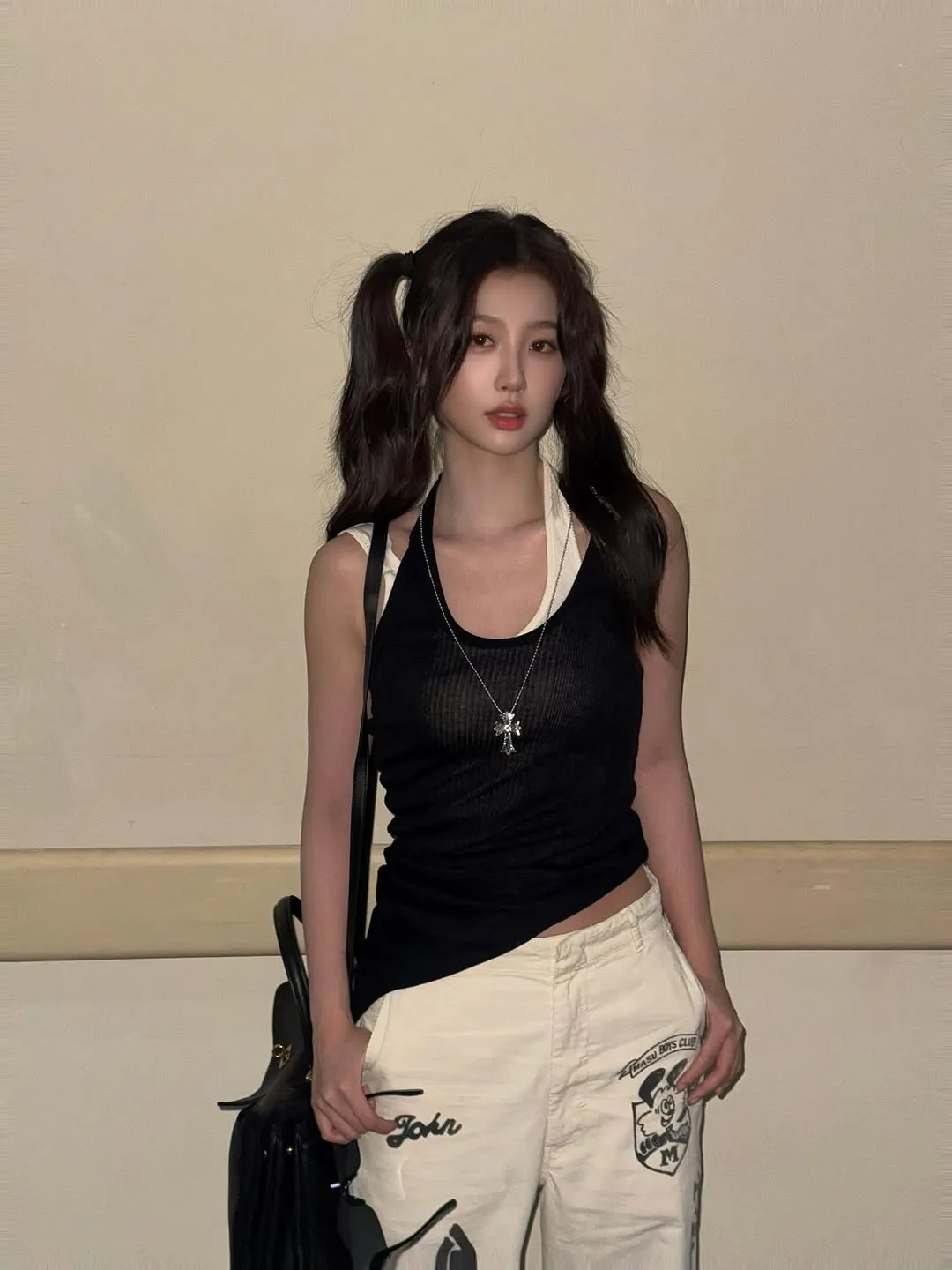 Esther Yu - copyright: instagram.com/@estheeerrrrr