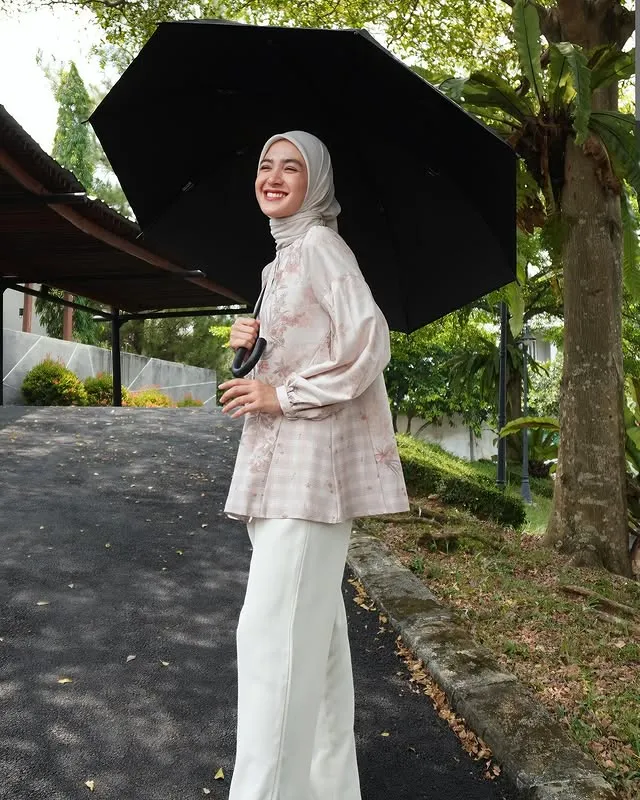 Gaya Minimalis dan Manis ala Cut Syifa (credit: instagram/cutsyifa)