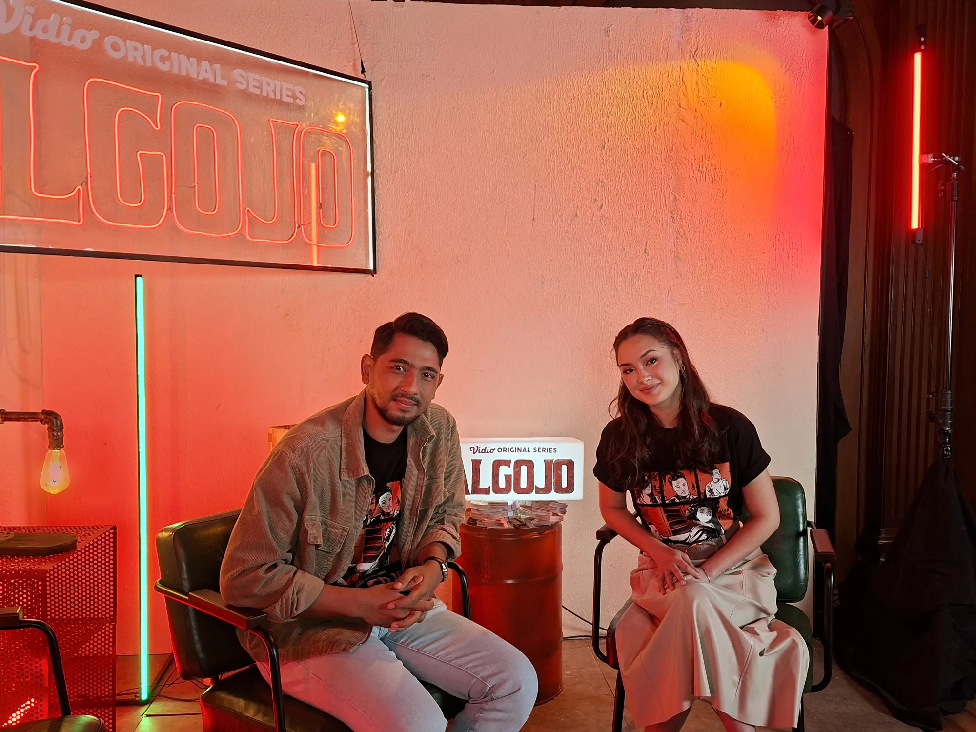 Arya Saloka Tersenyum © KapanLagi.com/Fikri Alfi Rosyadi