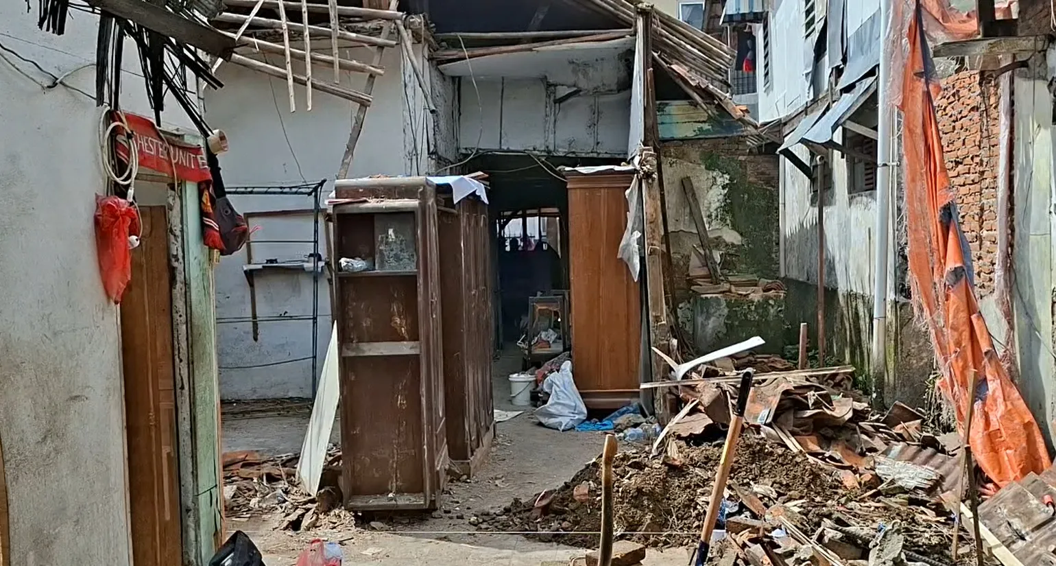 Kondisi rumah Diding Boneng © KapanLagi.com/Fikri Alfi Rosyadi