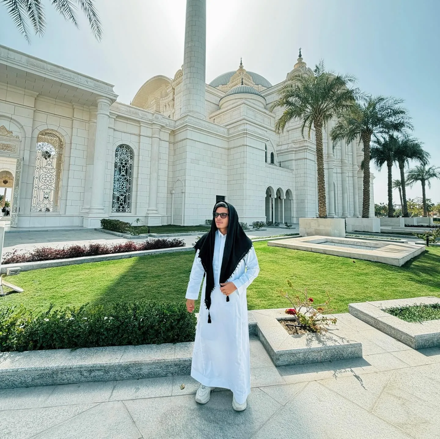 Atta Galilintar pakai gamis putih © instagram.com/attahalilintar