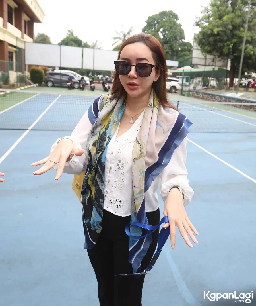 Aura Kasih pakai celana hitam © KapanLagi.com/Budy Santoso