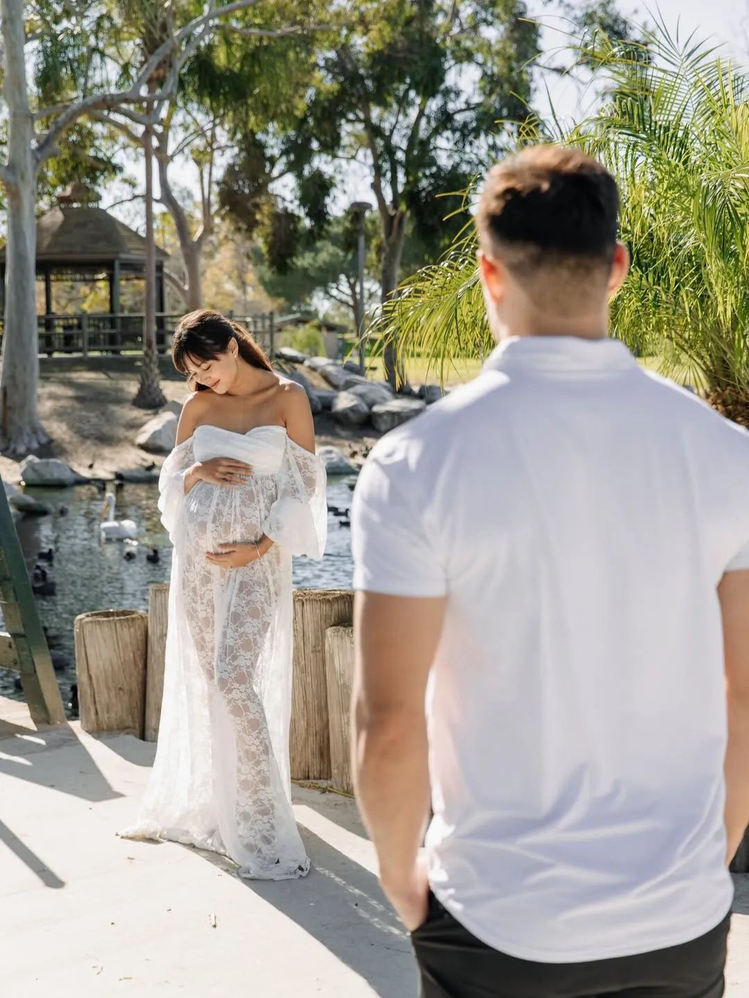 Aurelie Moeremans bersama suami © instagram.com/aurelie