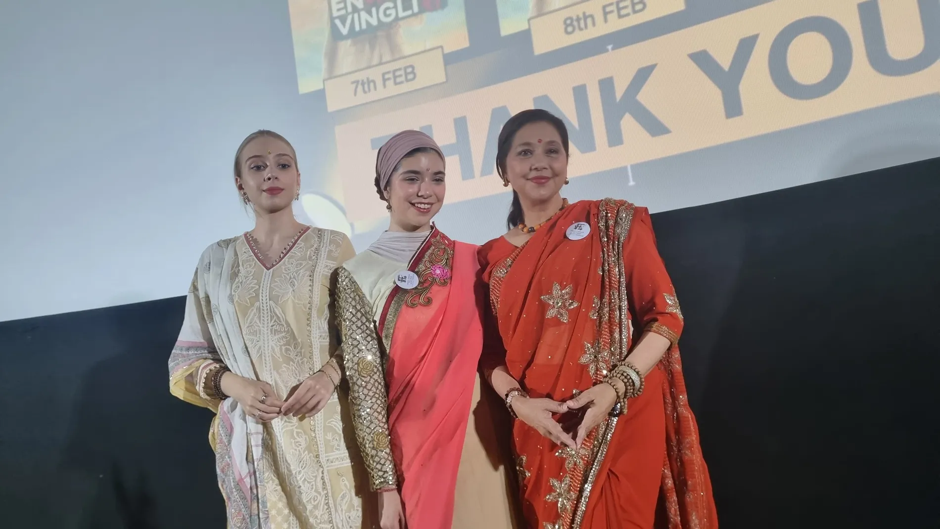 Ayu Azhari dan Isabelle Tramp (Credit: Istimewa)