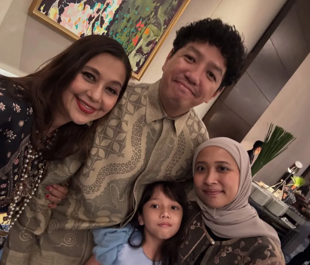 Ayu Azhari reuni dengan Perdana Batangaris (credit: instagram.com/ayukhadijahazhari)