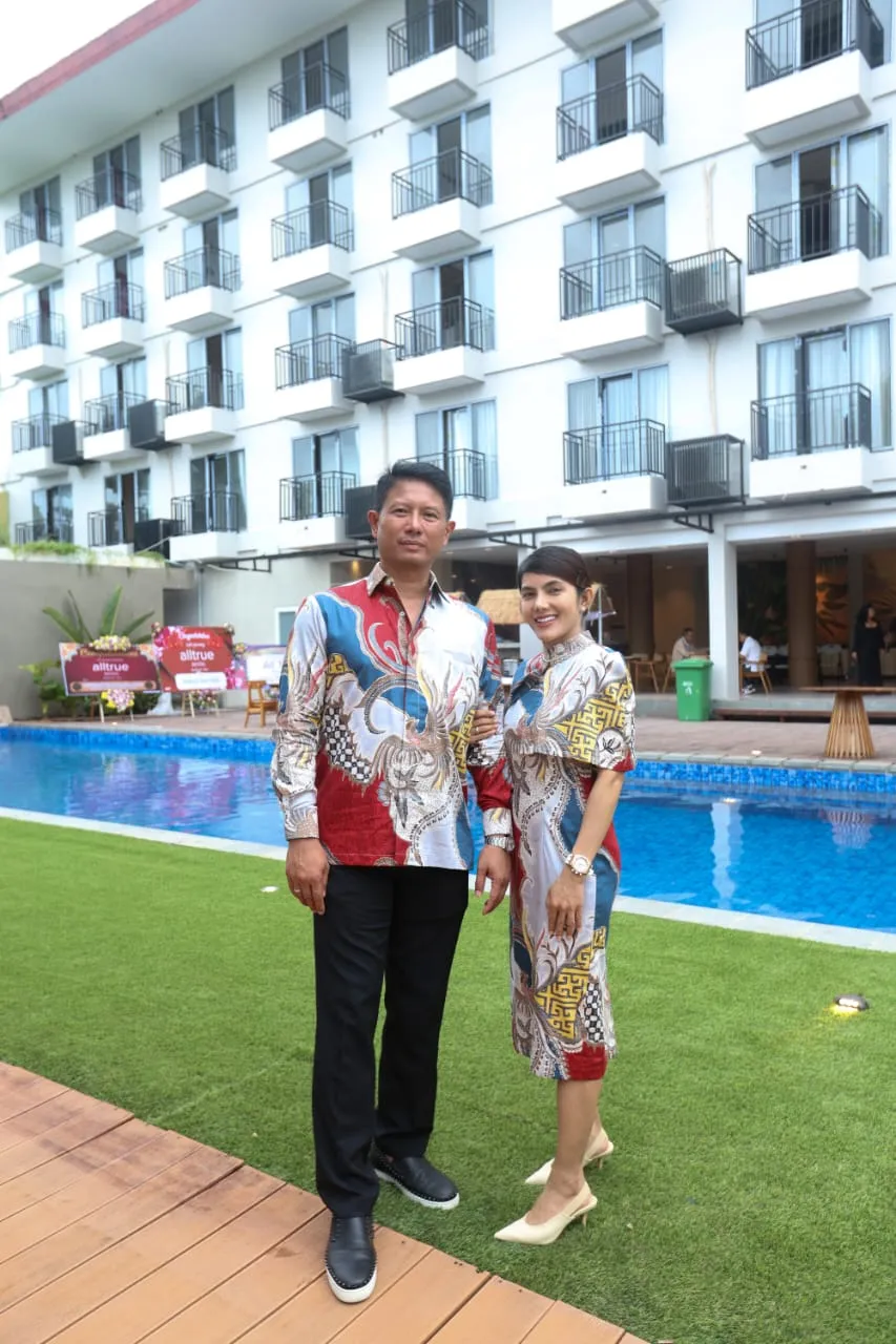 Baby Niken & suami - Credit: Istimewa