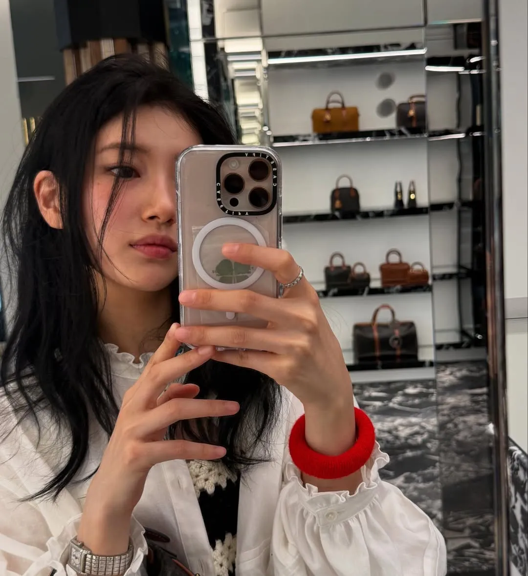 Bae Suzy Blak-Blakan Durasi Mandinya Kurang dari 10 Menit