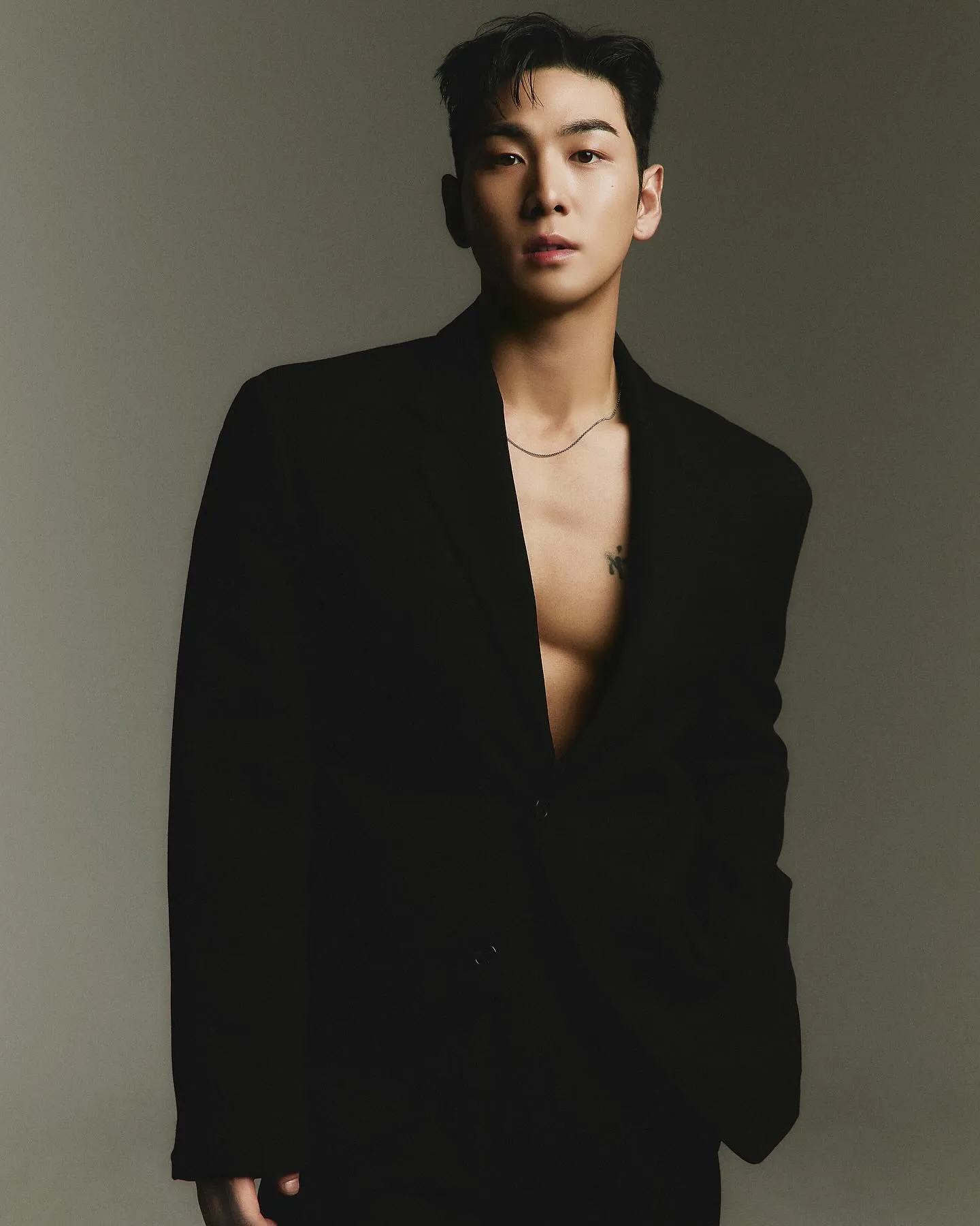 Pengumuman Resmi Wajib Militer Baekho (credit: Instagram.com/this_is_baekho/)